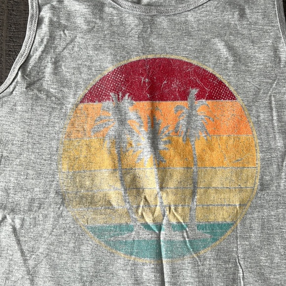 NWOT Beach and palm tree tank top - Picture 2 of 4